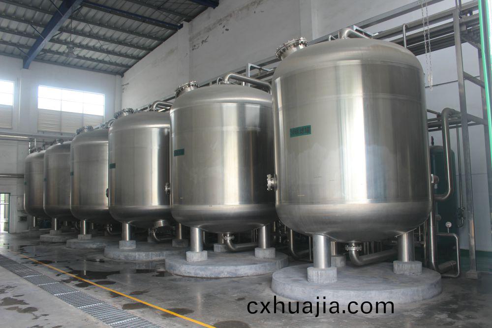 廣(guang)州某(mou)某(mou)啤酒(jiu)100噸過濾(lv)輭化(hua)水(shui)工程(cheng)