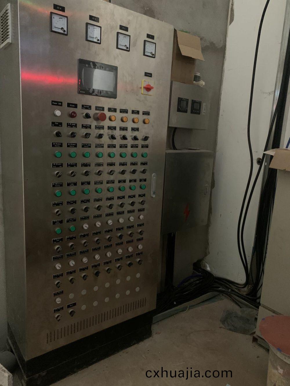 越(yue)南某某(mou)60噸輭(ruan)化(hua)水(shui)工程(cheng)